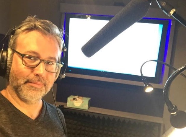 スタジオで働いている筆者