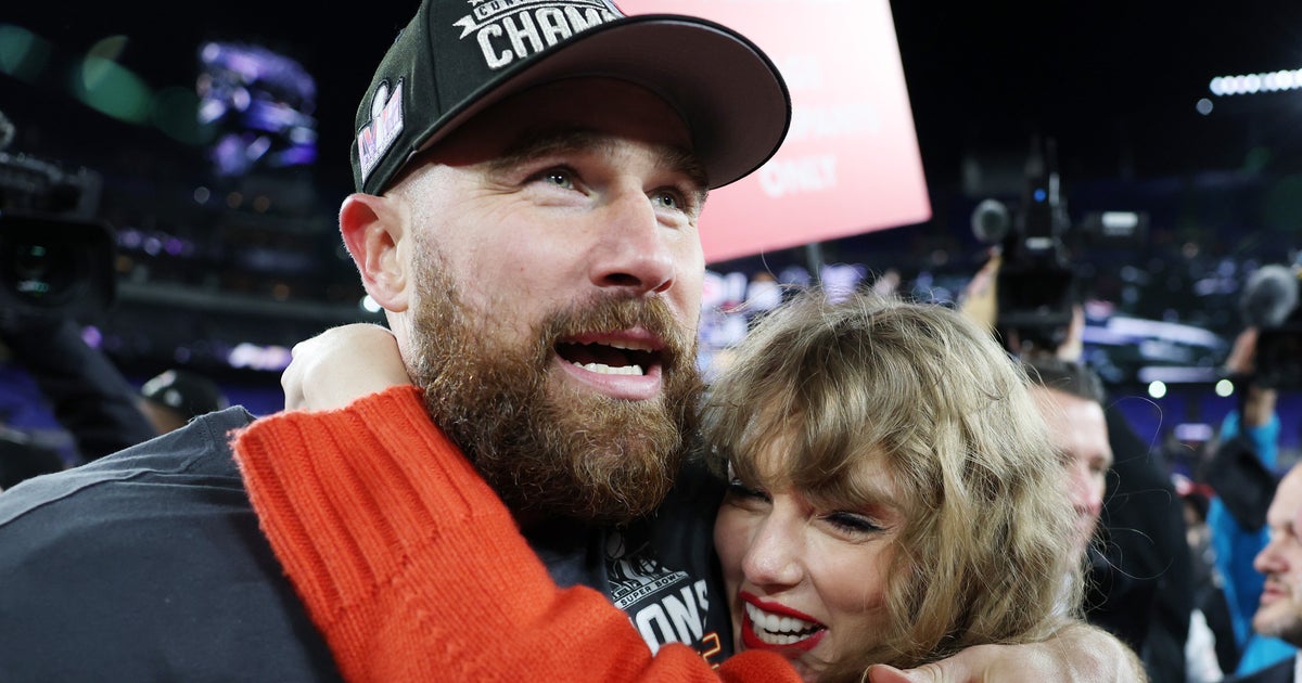 Fans Clocked 1 Thing In Travis Kelce's Reaction To Taylor Swift Buying Back Her Music