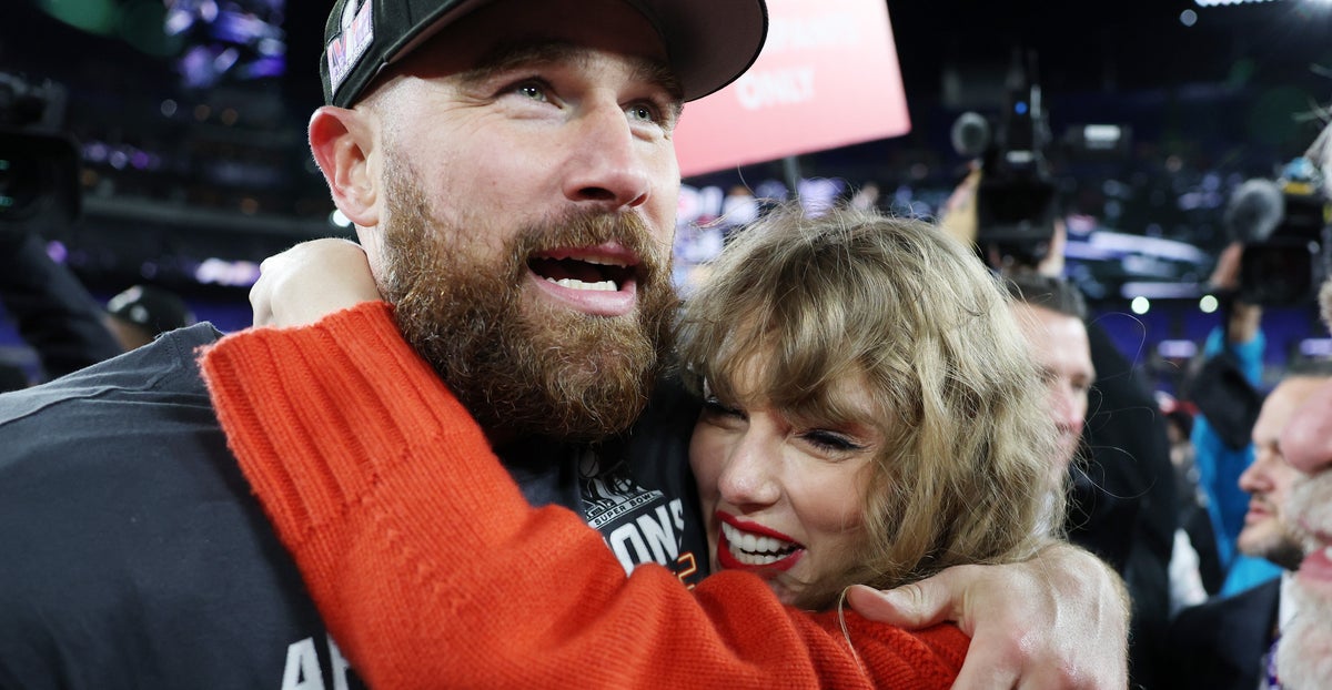 Fans bemerkten 1 Sache an Travis Kelces Reaktion auf Taylor Swifts ...