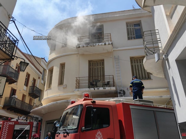 Το διαμέρισμα, στο οποίο ξέσπασε η φωτιά.
