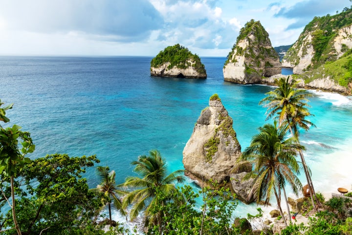 Diamond Beach je jednou z najkrajších a nedotknutých pláží na Bali v Indonézii.