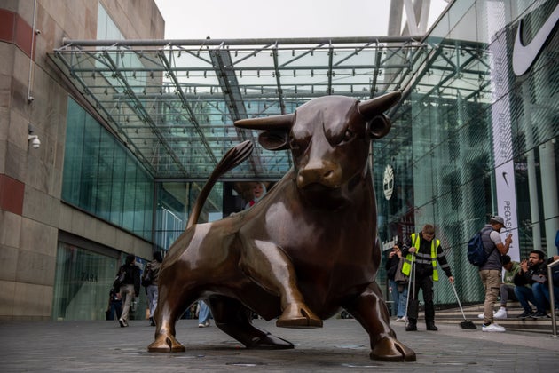 Άγαλμα ταύρου έξω από το εμπορικό κέντρο Bullring στο Μπέρμιγχαμ, Ηνωμένο Βασίλειο, την Πέμπτη 19 Σεπτεμβρίου 2024.