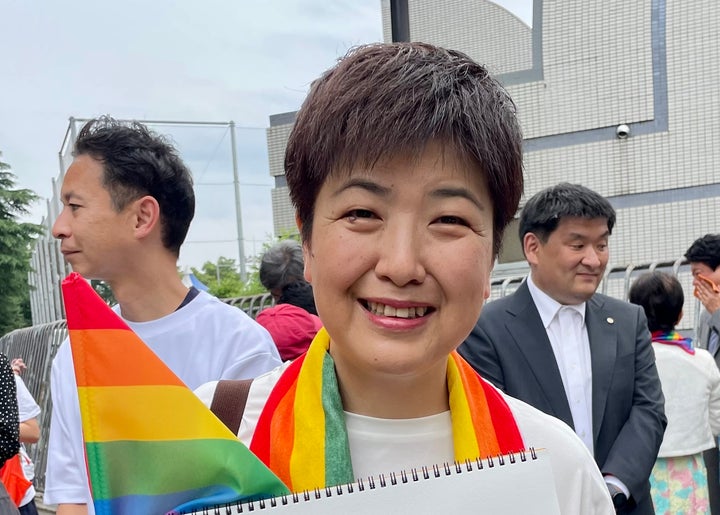 東京プライドの会場を訪れた尾辻かな子議員(2025年6月8日)