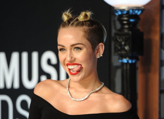 Miley Cyrus di puncak era Bangerz -nya pada tahun 2013