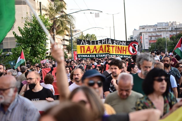 Συγκέντρωση διαμαρτυρίας στην ισραηλινή πρεσβεία για την κατάληψη του σκάφους 