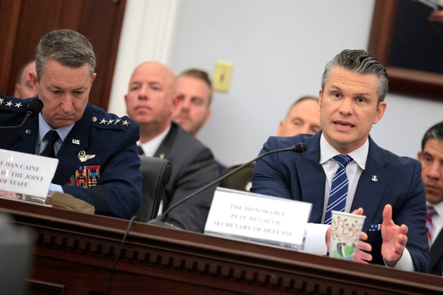 US Defence Secretary Pete Hegseth (R) and Chairman of the Joint Chiefs of Staff Air Force Gen. Dan Caine