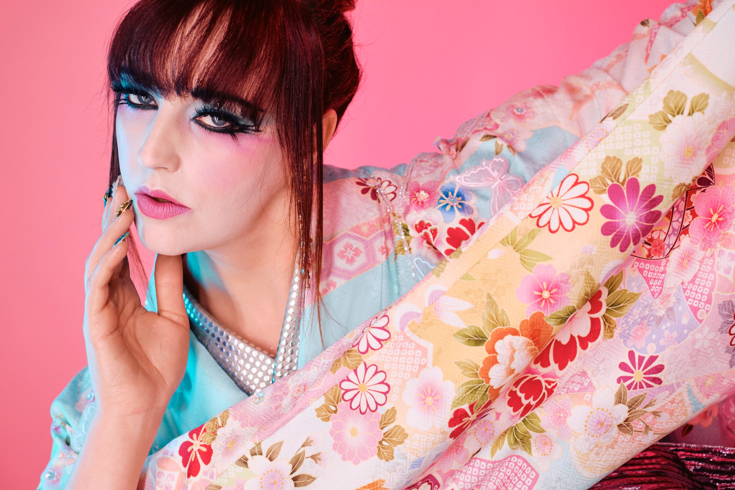 自分を愛す」には何が必要？トランス女性のドラァグクイーンが辿り着