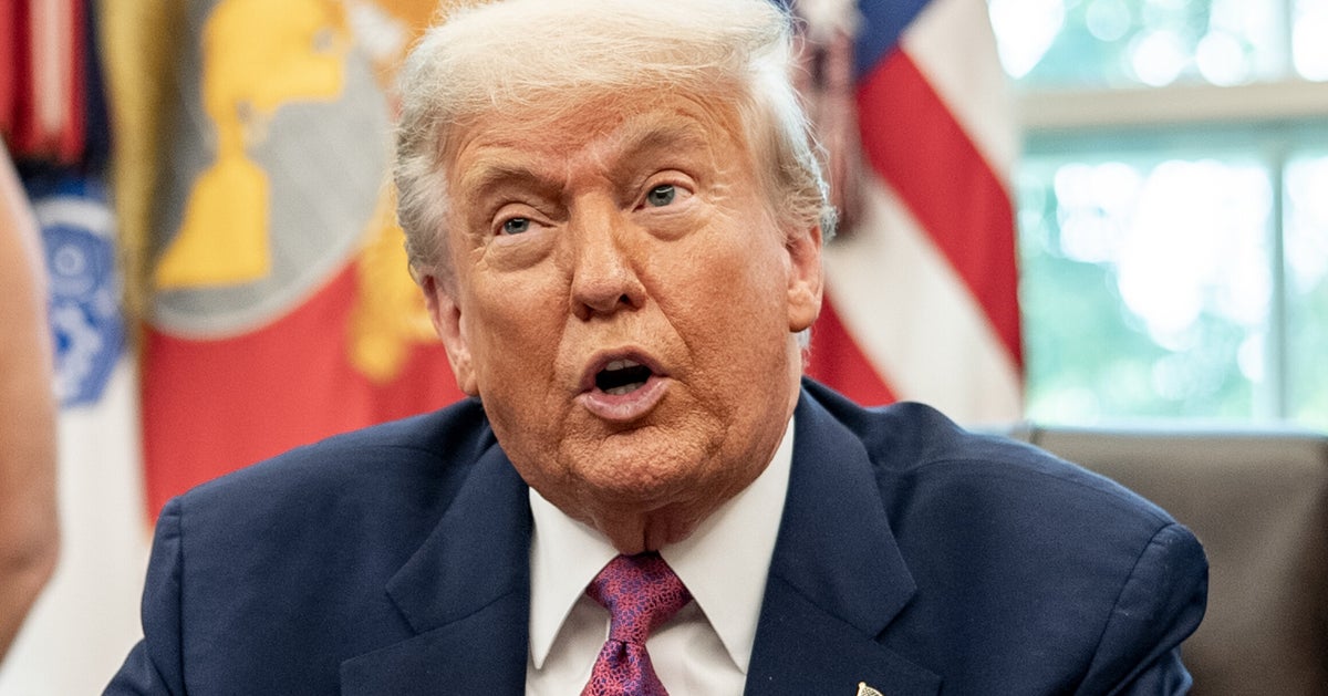 Critics Expose The Massive Constitutional Flaw In Donald Trump’s Latest Threat