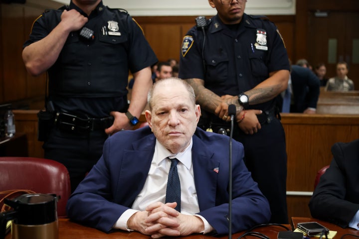 O ex -produtor de cinema Harvey Weinstein aparece no tribunal por seu novo julgamento, enquanto o júri delibera no Tribunal Penal de Manhattan em 10 de junho de 2025 na cidade de Nova York. (Foto de Michael Nagle-Pool/Getty Images)