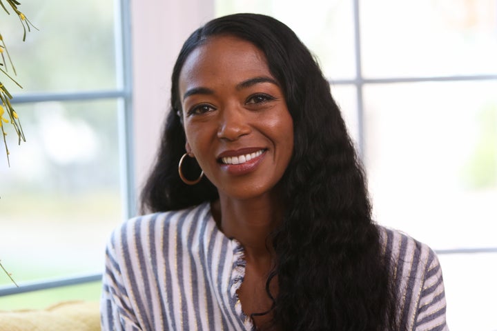 Ananda Lewis, MTV VJ and presenter of interview programs, dies at 52 1 The television personality Ananda Lewis visits Hallmark's