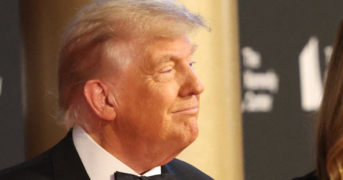 Trump's Cheers At 'Les Mis' Got Interrupted By A Whole Lotta Boos