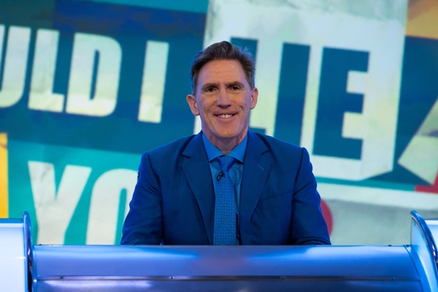 Apakah saya akan berbohong kepada Anda? Tuan rumah Rob Brydon di set The Panel Show