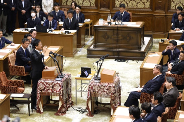 党首討論で質問に立つ国民民主党の玉木雄一郎代表（6月11日、国会内）