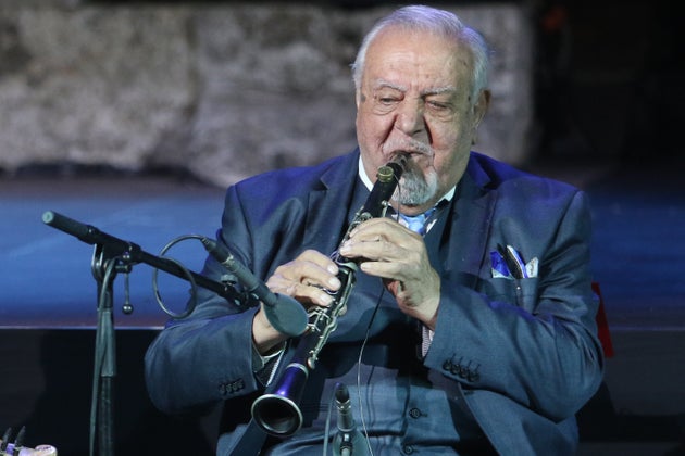 ΗΡΩΔΕΙΟ Συναυλαι της Μητροπολεως Νεας Ιωνιας-Φιλαδελφειας για την συμνπληρωση 50 χρονων απο την ιδρυση της Στην εκδηλωση παρυερεθηκαν η Π.τ.Δ Κατερινα Σακελλαροπουλου με τον συντροφο της, ο Αρχιεπισκοπος Ιερωνυμος ,ο πρ. Πρωθυπουργος Αντωνης Σμαρας , ο εκπροσωπος του Οικουμενικου Πατριαρχη Μητροπ.Λαοδικειας Θεοδωρητος, οι Υπουργοι Αδωνης Γερωργιαδηες, Νικη Κεραμεως ο Αναπληρωτής Υπουργός Εθνικής Οικονομίας και Οικονομικών Νικος Παπαθανασης , ο Κυβερνητικος Εκπροσωπος Πετρος Μαρινακης, οι Δημαρχοι Νεας Ιωνιας, Νεας Φιλαδελφειας και Ιωαννινων, οι Μητροπολιτες Νεας Ιωνιας και Ιωννινων σαν συνδιοργανωτες και οι Μητροπ. Πειραιως, Ιλιου, Μεσσηνιας, Δημητριαδος, Λημνου, Νεας Κρυνης-Καλαμαριας, Μαντινειας, Λαρισης, ο Προεδρος του Ελληνικου Ερυθρου Σταυρου , ο πρ,Περιφερειαρχης Γιωργος Πατουλης και εκπροσωποι των κομματων --ΦΩΤΟ ΧΡΗΣΤΟΣ ΜΠΟΝΗΣ//ΑΡΧΙΕΠΙΣΚΟΠΗ