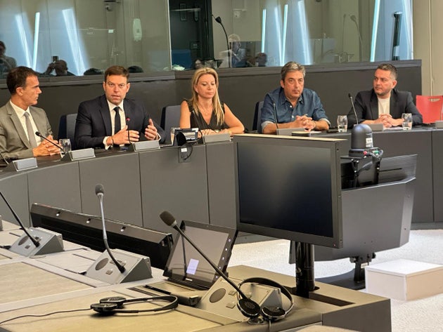 Η παρέμβαση από τον πρόεδρο του Κινήματος Δημοκρατίας - παρουσία της εκπροσώπου των συγγενών θυμάτων των Τεμπών, Μαρίας Καρυστιανού