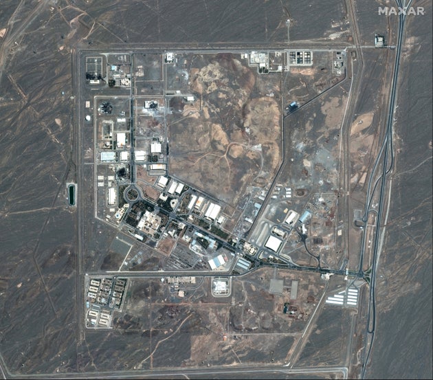 H Maxar Satellite Imagery δείχνει μια επικαιροποιημένη επισκόπηση των εγκαταστάσεων εμπλουτισμού της Νατάνζ μετά τις πρόσφατες αεροπορικές επιδρομές. Δεν είναι ορατές νέες ζημιές, αλλά οι γύρω περιοχές παρουσιάζουν σημάδια δραστηριότητας καθαρισμού: Δορυφορική εικόνα (c) 2025 Maxar Technologies.