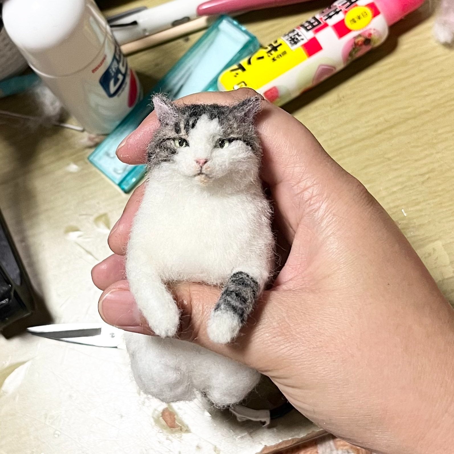 羊毛フェルトで作った愛猫が本物そっくり！30〜40時間かけて