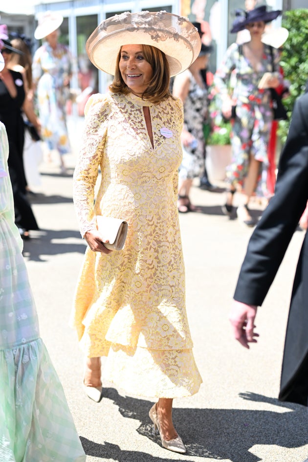 Η μητέρα της πριγκίπισσας Κάθριν, Κάρολ Μίντλεττον, έδωσε κανονικά το παρών στο Royal Ascot το μεσημέρι της Τετάρτης.