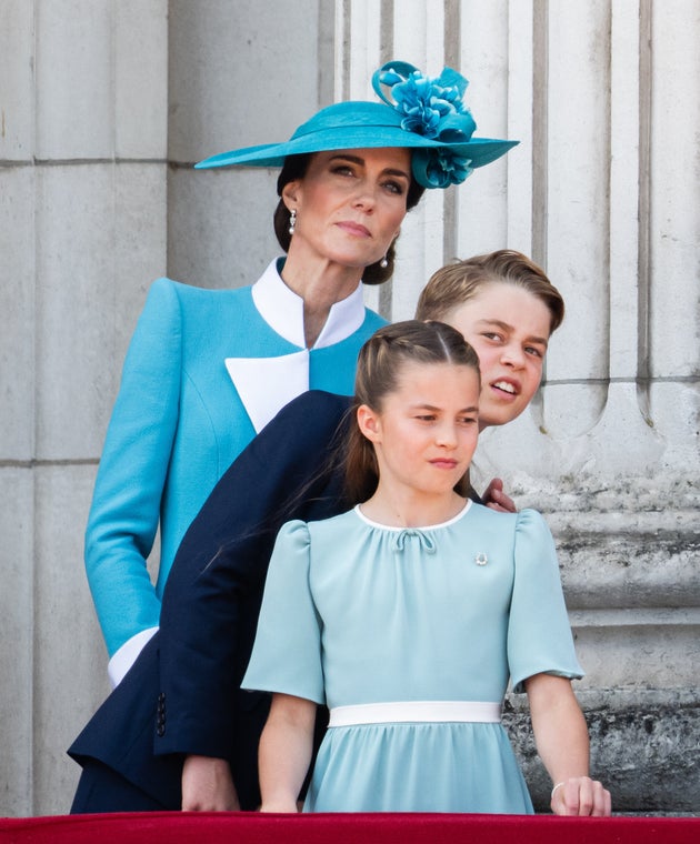 Το Σάββατο 14 Ιουνίου παρακολούθησε με τα παιδιά της την καθιερωμένη παρέλαση για τους εορτασμούς των γενεθλίων του βασιλιά, Trooping the colour.