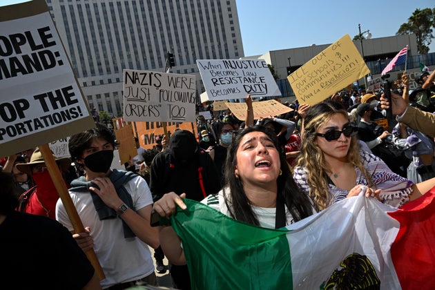 トランプ政権の移民政策への抗議デモ＝2025年6月9日、米ロサンゼルス