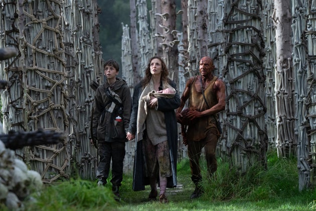 Alfie Williams, Jodie Comer and Ralph Fiennes in 28 Years Later