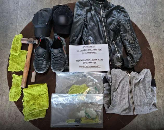 Συνελήφθη 22χρονος αλλοδαπός για απόπειρα εμπρησμού, με χρήση μολότοφ, καταστήματος στην περιοχή του Ευόσμου.