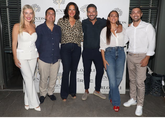 Η βασική ομάδα της εκπομπής «Ακόμα δεν είδες τίποτα».