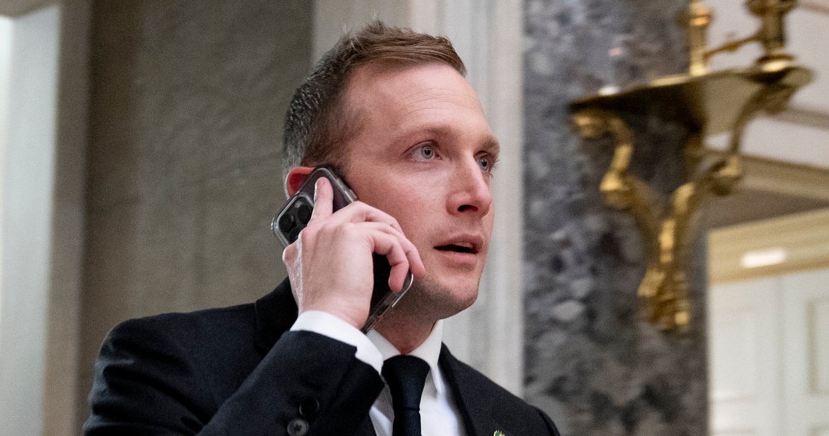 https://img.huffingtonpost.com/asset/6855ba43190000f5fe247c83.jpeg?cache=oyzdGq2oNk&ops=1200_630