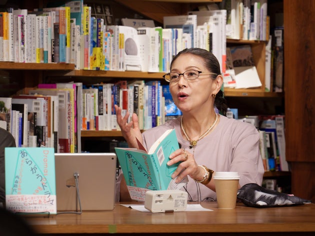 東京・下北沢「本屋B&B」で開催されたトークイベント「代田のふたり ～日本のドラマを語る夜～」。俳優の小泉今日子さん