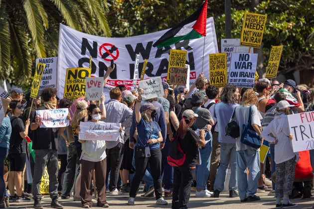 ロサンゼルスで行われた、イスラエルの対イラン戦争にアメリカが加わったことに抗議するデモ（2025年6月22日） 
