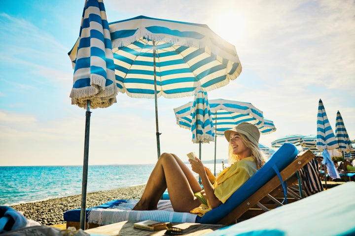 We are Dermatologists: This is Precisely How We Give protection to Our Pores and skin All through A Day At The Seaside