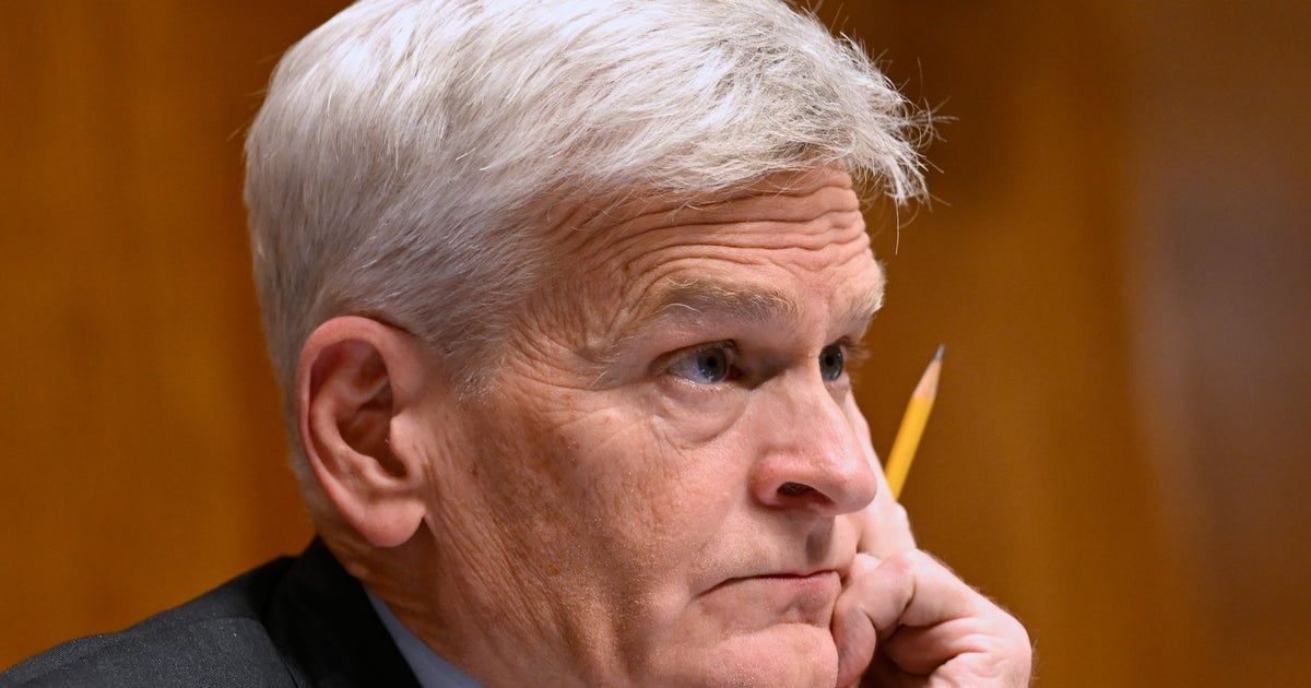 GOP Senator Says Vaccine Meeting Should Be Postponed Over Panel's 'Lack Of Experience'