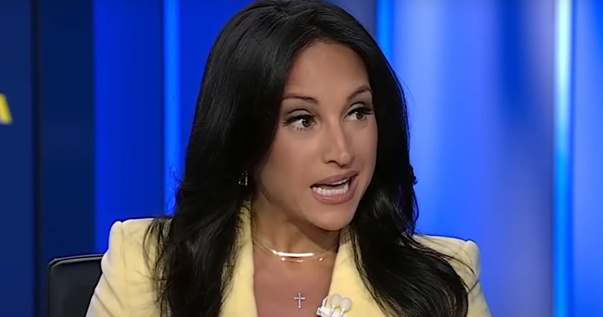 Fox News Host Mocked After Being Caught In The Middle Of A Glaring Hypocrisy