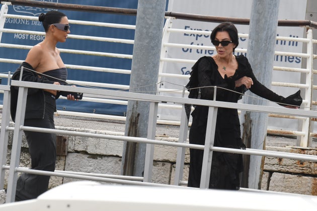 Kim Kardashian,Kris Jenner πριν από το γάμο του Jeff Bezos και της Lauren Sanchez στις 26 Ιουνίου 2025 στη Βενετία της Ιταλίας. (Φωτογραφία: Luigi Iorio/GC Images)