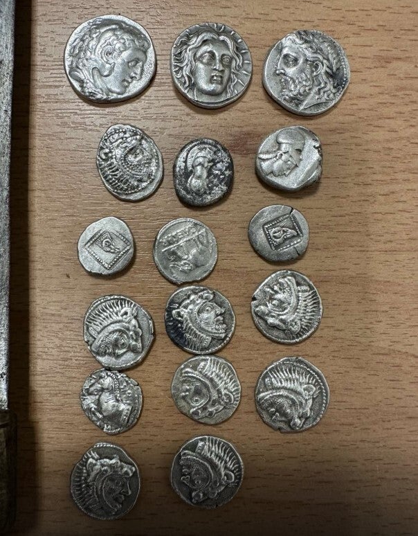 Μερικά από τα ευρήματα.