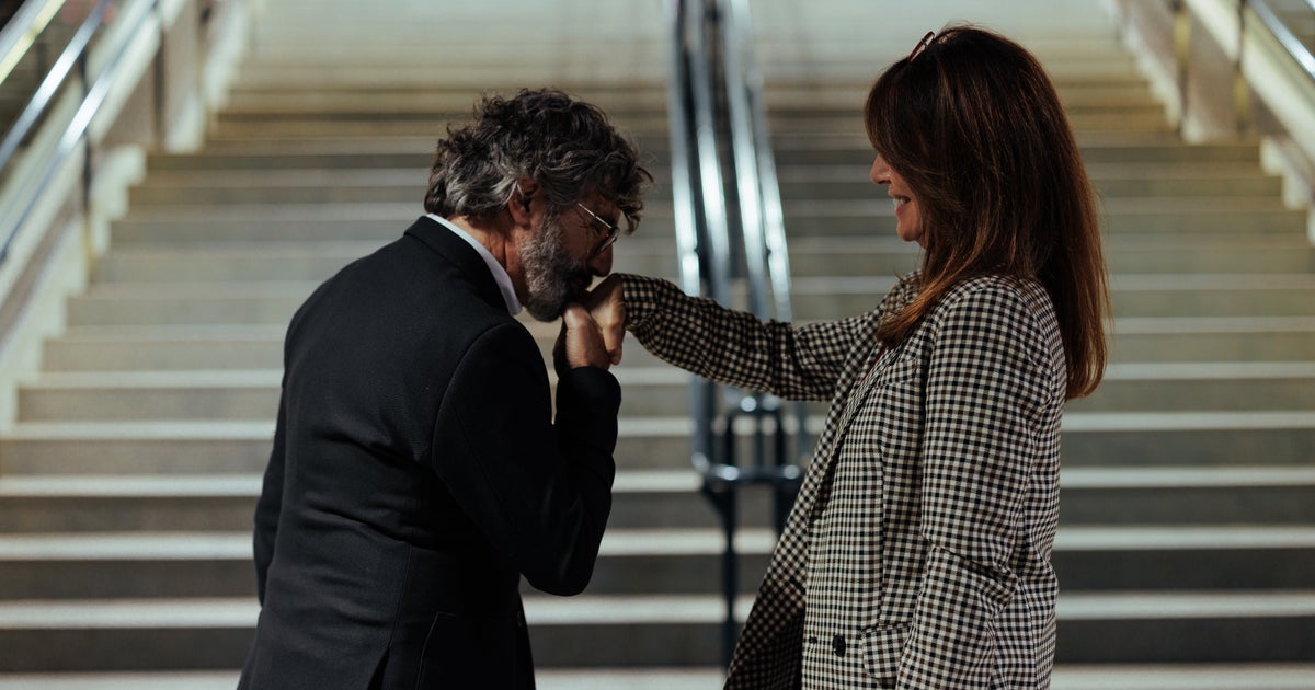 A Woman On TikTok Calls These Strange Dating Behaviors 'Princess Treatment.' But Experts Aren't So Sure.