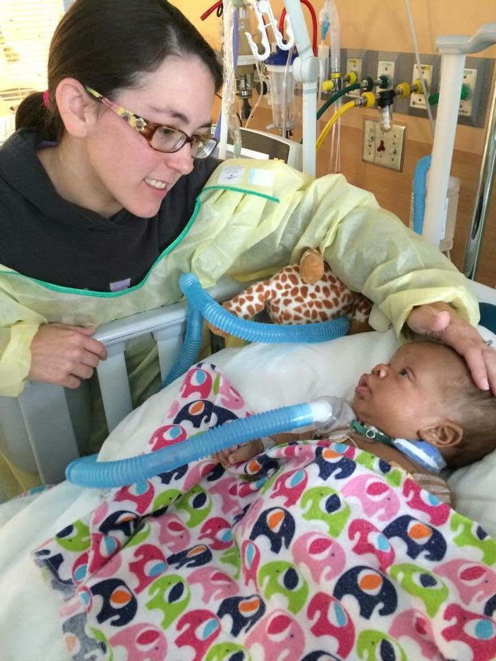 A autora de uma das crianças medicamente complexas que ela cuidou.
