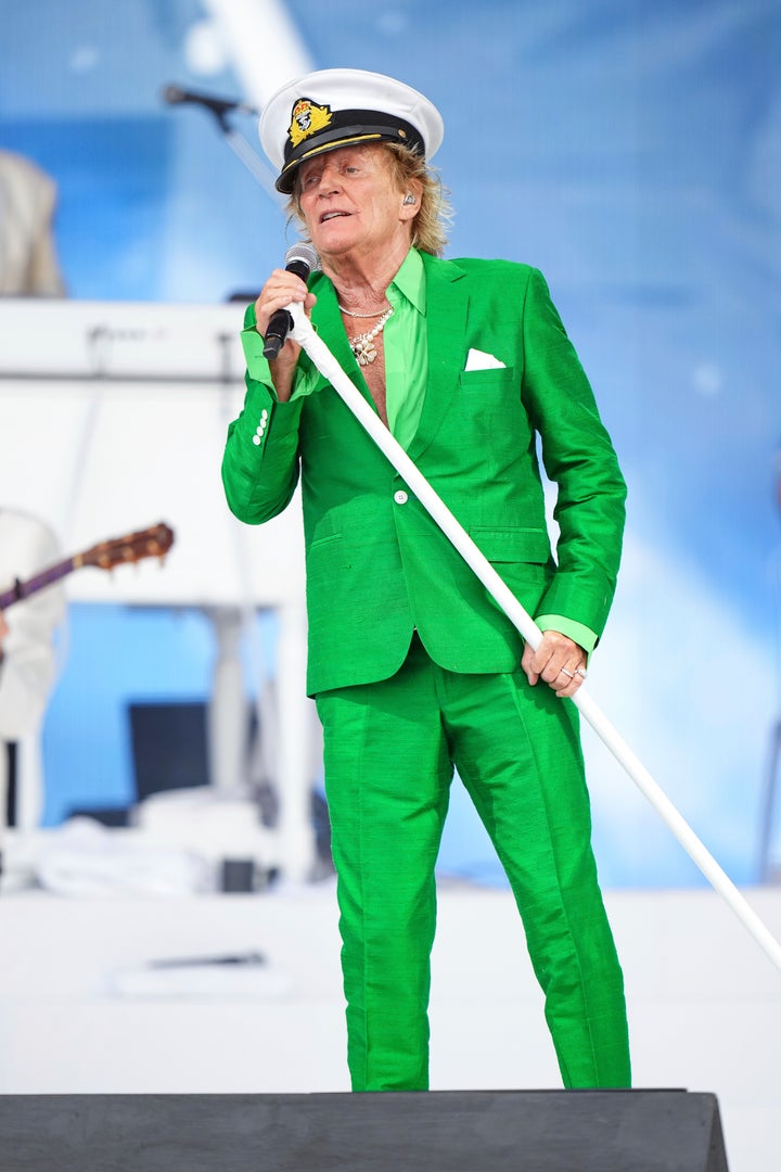 Sir Rod Stewart performing Sailing at the end of his Glastonbury set