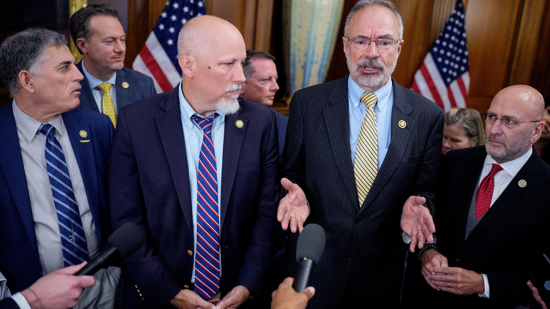 US Congress Passes $4.5T Tax-Spending Bill Increasing Deficit, Cutting Medicaid