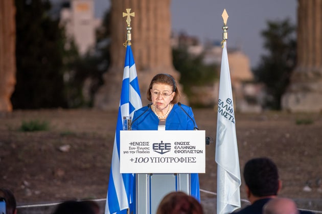 Η Λίνα Μενδώνη – Υπουργός Πολιτισμού, κατά τον χαιρετισμό της στην εκδήλωση της απονομής υποτροφιών της Ένωσης Ελλήνων Εφοπλιστών, για το ακαδημαϊκό έτος 2025- 2026, στο πλαίσιο του προγράμματός της «ΣΥΝ-ΕΝΩΣΙΣ ΓΙΑ ΤΗΝ ΠΑΙΔΕΙΑ +100 ΥΠΟΤΡΟΦΙΕΣ», την Τρίτη 1 Ιουλίου 2025, στο Ολυμπιείο.