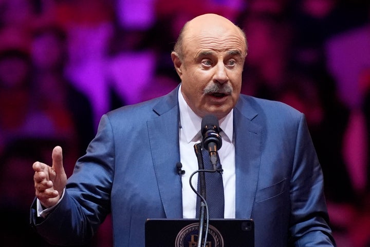 A rede de televisão do Dr. Phil, Merit Street Media, processou seu distribuidor, Trinity Broadcasting Network, depois de preencher a falência do capítulo 11.
