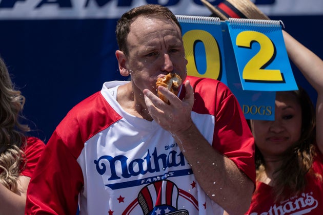  Διαγωνισμός κατανάλωσης χοτ ντογκ της Nathan's Famous για την 4η Ιουλίου 2025. Πραγματοποιήθηκε στο Coney Island, στην περιοχή του Μπρούκλιν στη Νέα Υόρκη, την Πέμπτη 4 Ιουλίου 2025.(AP Photo/Yuki Iwamura)