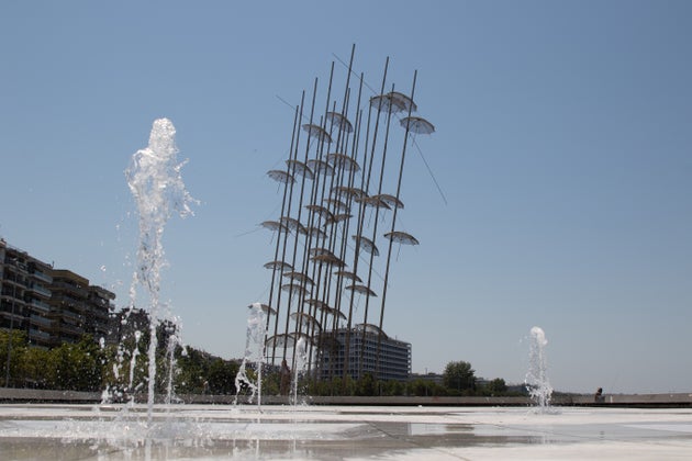 Στιγμιότυπο από την Θεσσαλονίκη, Δευτέρα 7 Ιουλίου 2025. Υψηλές τιμές της θερμοκρασίας κατά τη διάρκεια της ημέρας, με τιμές που κυμάνθηκαν έως 41 βαθμούς Κελσίου. (ΝΑΣΟΣ ΣΙΜΟΠΟΥΛΟΣ/EUROKINISSI)