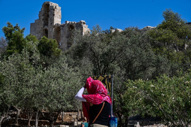 Στιγμιότυπο από το κέντρο της Αθήνας, Δευτέρα 7 Ιουλίου 2025. Υψηλές τιμές της θερμοκρασίας κατά τη διάρκεια της ημέρας, με τιμές που κυμάνθηκαν έως 41 βαθμούς Κελσίου. (ΜΙΧΑΛΗΣ ΠΑΠΑΝΙΚΟΛΑΟΥ/EUROKINISSI)