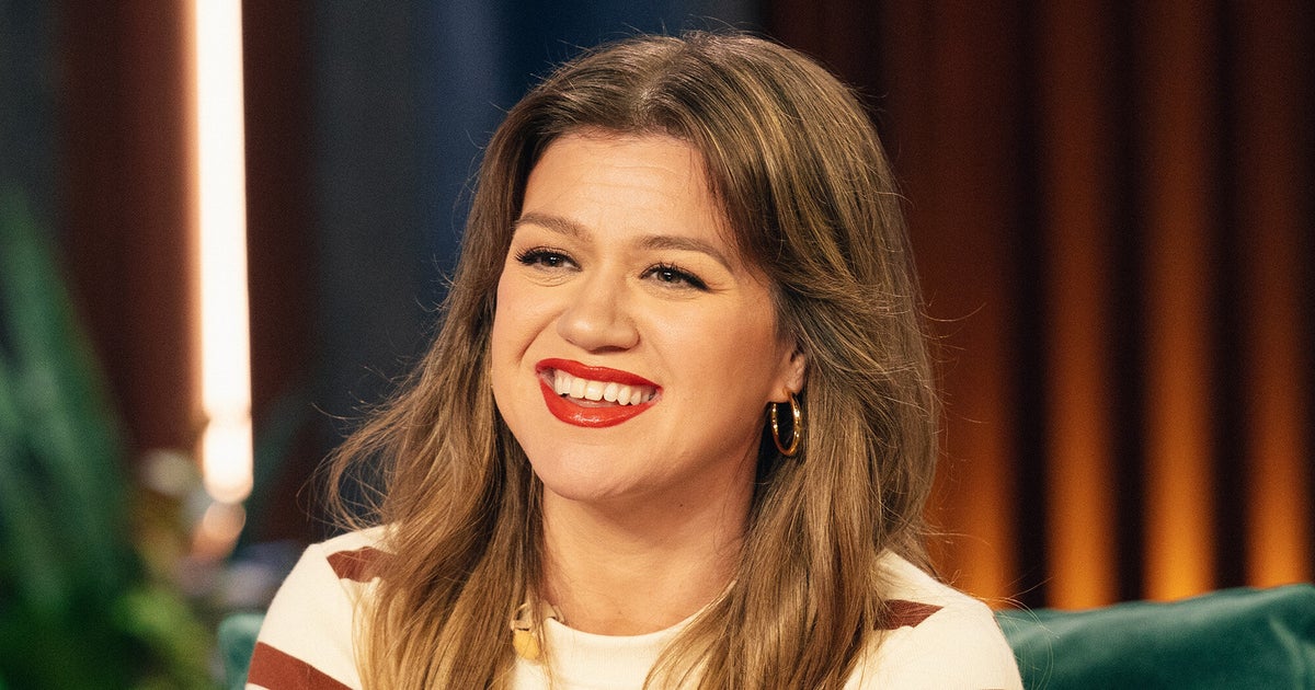 Kelly Clarkson Canceled Her Las Vegas Debut At The Last Minute, And Fans Are Furious
