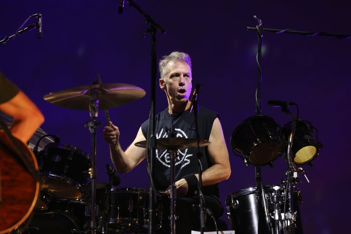 Pearl Jam’s Drummer Makes Shock Announcement After 27 Years With The Band – The Boston Courier Pearl Jam’s Drummer Makes Shock Announcement After 27 Years With The Band – The Boston Courier