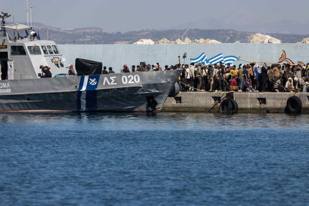 Στιγμιότυπο από το λιμάνι της Αγίας Γαλήνης Ρεθύμνου μετά την ολοκλήρωση της συντονισμένης επιχείρησης του Λιμενικού Σώματος για τη διάσωση των 430 μεταναστών που εντοπίστηκαν 25 ναυτικά μίλια νότια της Γαύδου, Κυριακή 6 Ιουλίου 2025.