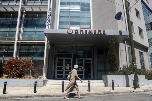 ΕΦΟΔΟΣ ΤΗΣ ΔΙΩΞΗΣ ΟΙΚΟΝΟΜΙΚΟΥ ΕΓΚΛΗΜΑΤΟΣ ΠΑΡΟΥΣΙΑ ΕΥΡΩΠΑΙΟΥ ΕΙΣΑΓΓΕΛΕΑ ΣΤΑ ΓΡΑΦΕΙΑ ΤΟΥ ΟΠΕΚΕΠΕ