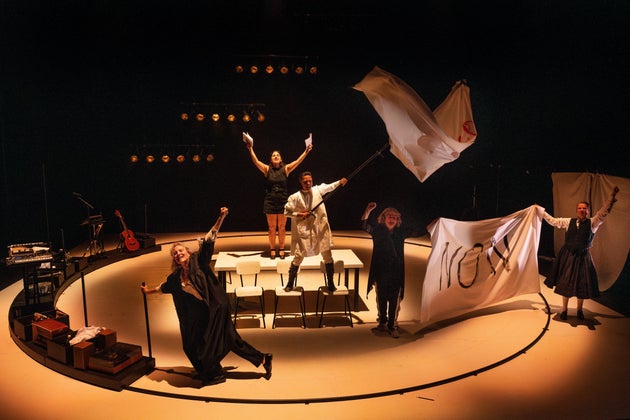 Σκηνή από την παράσταση «Τα Χρόνια»