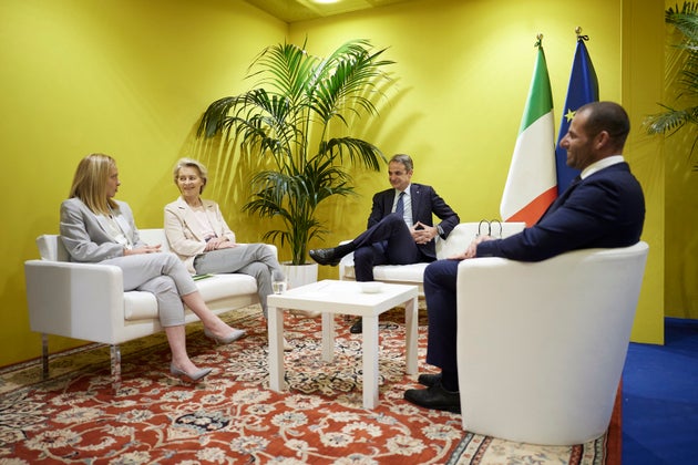 Στιγμιότυπο από τη σύσκεψη που είχε ο Πρωθυπουργός με την Ούρσουλα φον ντερ Λάιεν, την Πρωθυπουργό της Ιταλίας και τον ομόλογο του της Μάλτας για το μεταναστευτικό